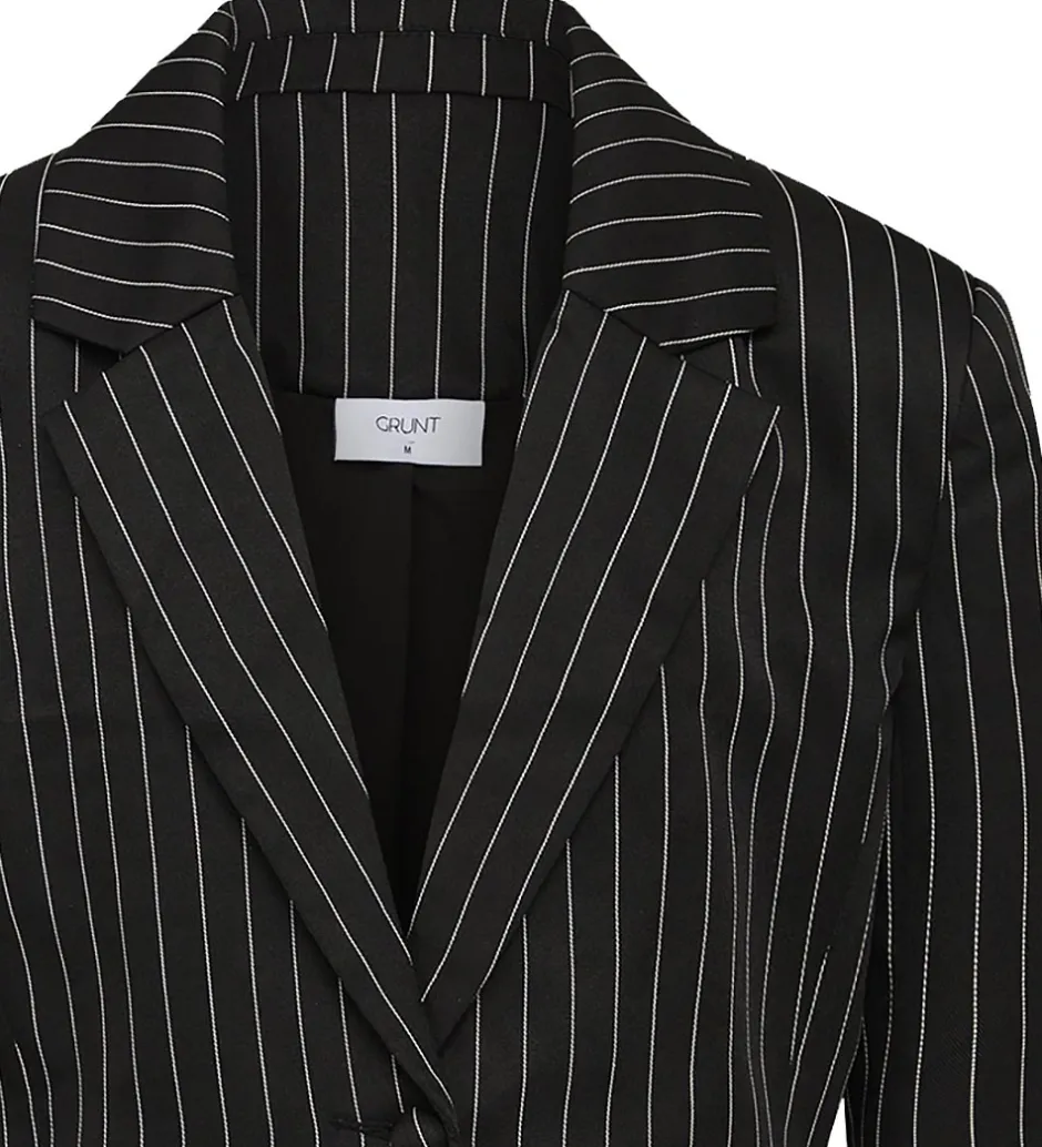 Konfirmationstøj|Grunt Blazer - Crop - Mayo - Sort