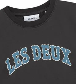 T-Shirts|Les Deux T-shirt - Brady Western - Raven Grey