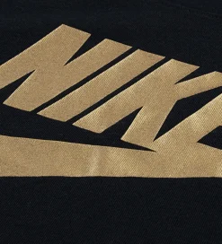 Unisex-Tøj|T-Shirts|Nike T-shirt - Futura evergreen - Black/Metallic Gold